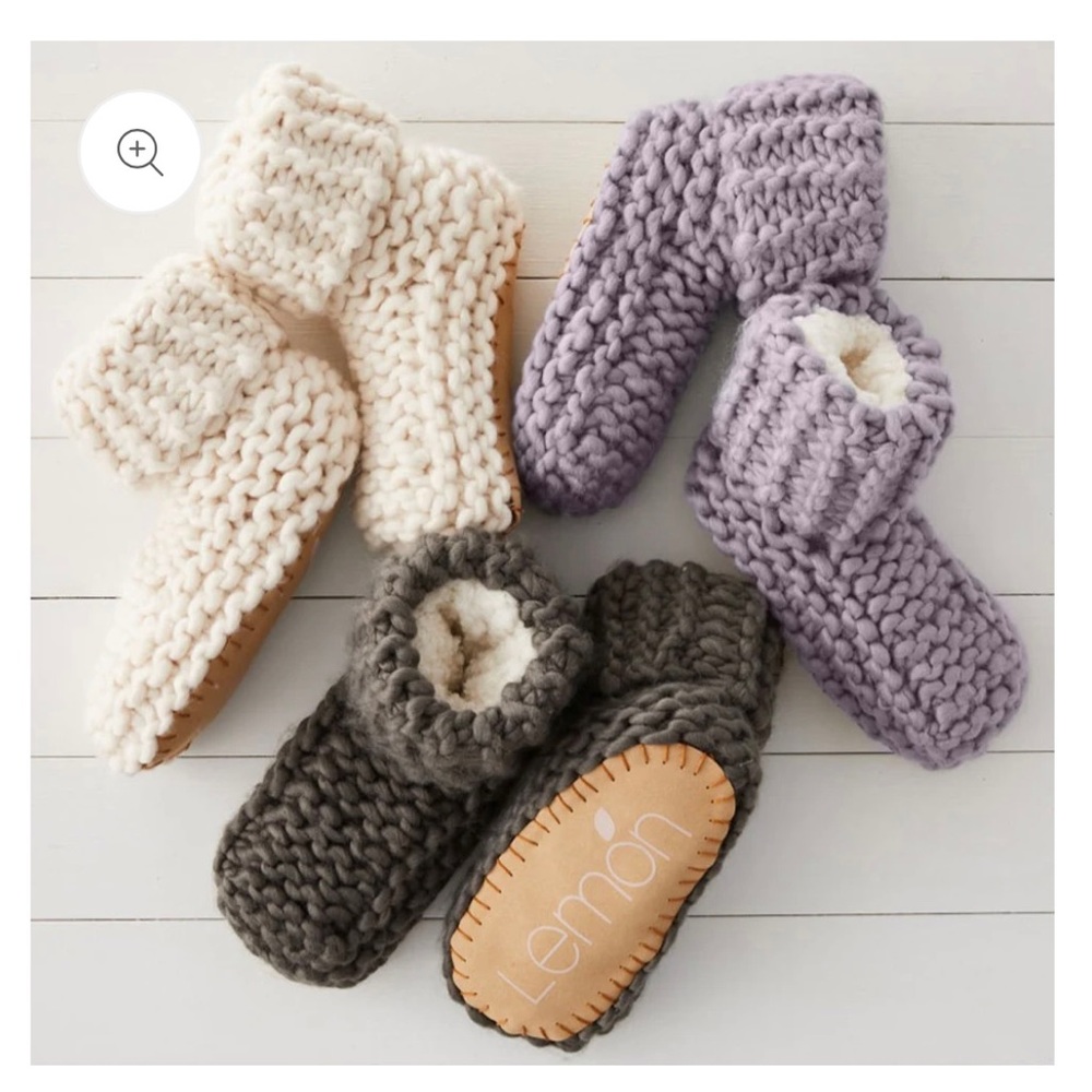 Lemon NWT cabin Cute mocassin slipper M/L